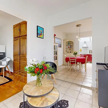 2 Bedroom Gorgeous In * Royan