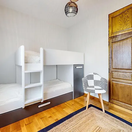 2 Bedroom Gorgeous In *