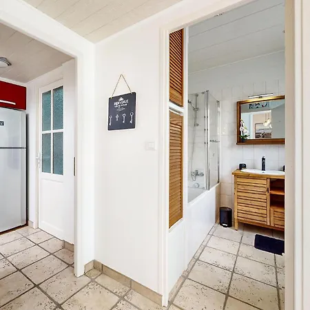 2 Bedroom Gorgeous In Ferienhaus Royan