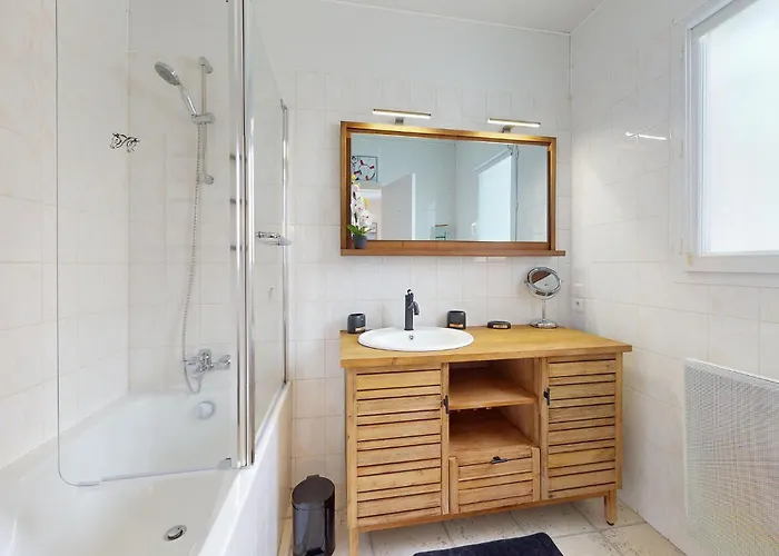 2 Bedroom Gorgeous In Casa vacanze