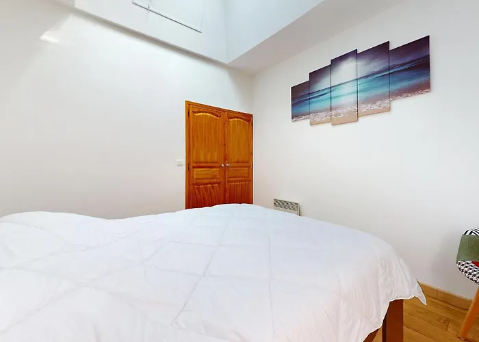 2 Bedroom Gorgeous In Casa vacanze *