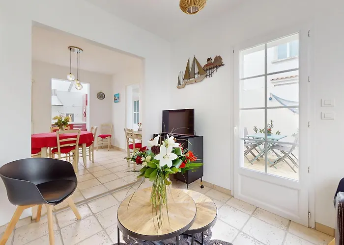 2 Bedroom Gorgeous In Casa vacanze Royan